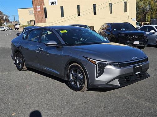 2025 Kia K4 LXS