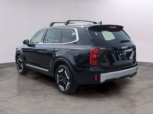 Ebony Black 2024 Kia Telluride S