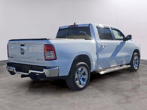 Bright White Clearcoat 2022 RAM 1500 Big Horn/Lone Star