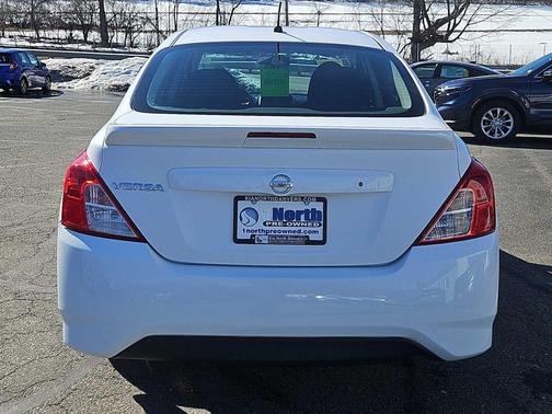 2017 Nissan Versa 1.6 S+