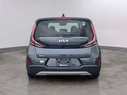 Gravity Gray 2023 Kia Soul LX