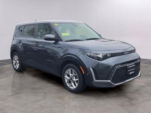 Gravity Gray 2023 Kia Soul LX