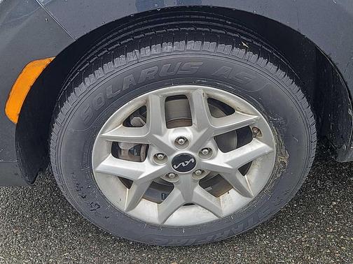 Gravity Gray 2023 Kia Soul LX