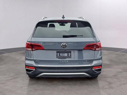 Pure Gray 2023 Volkswagen Taos 1.5T SEL