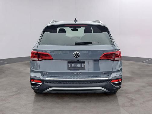 Pure Gray 2023 Volkswagen Taos 1.5T SEL
