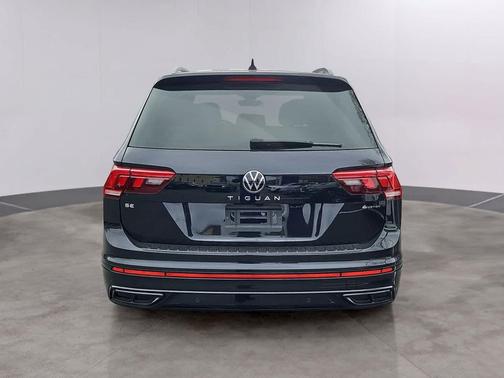 Deep Black Pearl 2023 Volkswagen Tiguan 2.0T SE R-Line Black 4MOTION