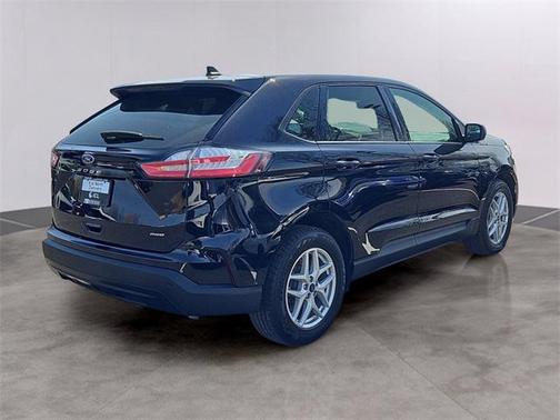 2021 Ford Edge SE