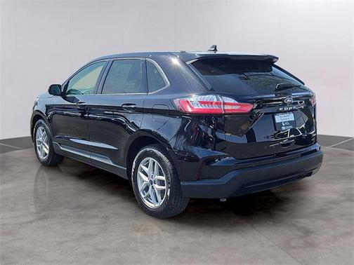 2021 Ford Edge SE