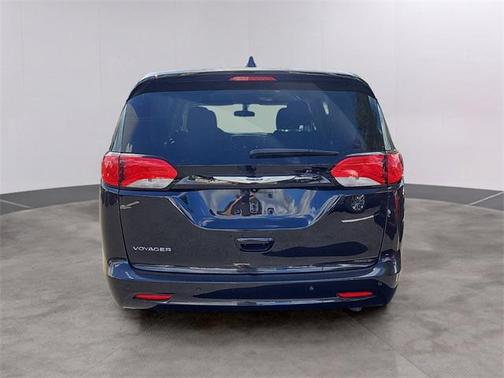 2020 Chrysler Voyager LX
