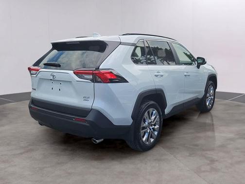 Wind Chill Pearl 2025 Toyota RAV4 XLE Premium