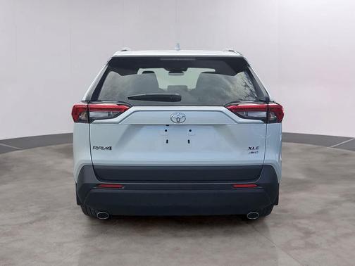 Wind Chill Pearl 2025 Toyota RAV4 XLE Premium
