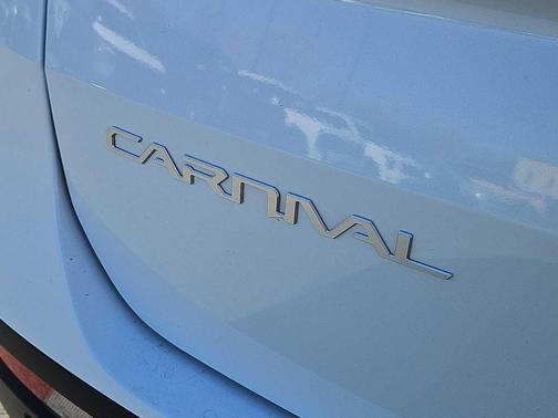 2024 Kia Carnival SX