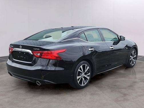Super Black 2016 Nissan Maxima 3.5 Platinum
