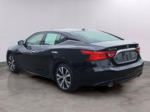 Super Black 2016 Nissan Maxima 3.5 Platinum