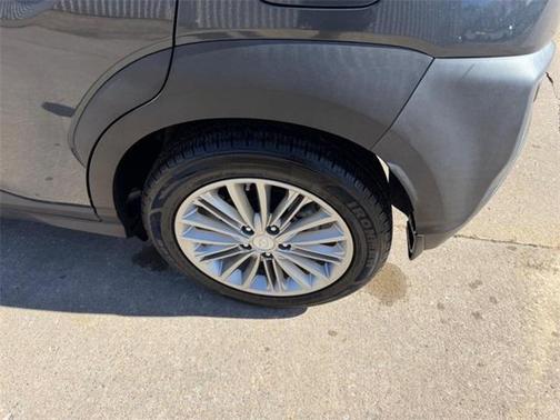 2021 Hyundai KONA SEL