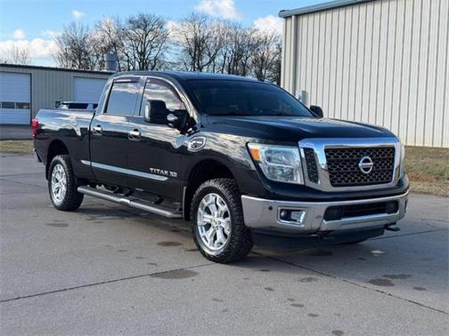 2016 Nissan Titan XD SV