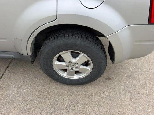 Ingot Silver Metallic 2012 Ford Escape XLT