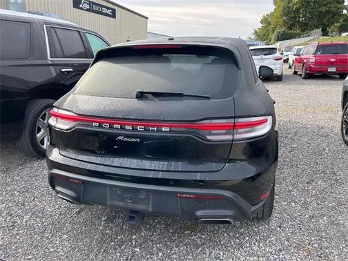 2022 Porsche Macan Base