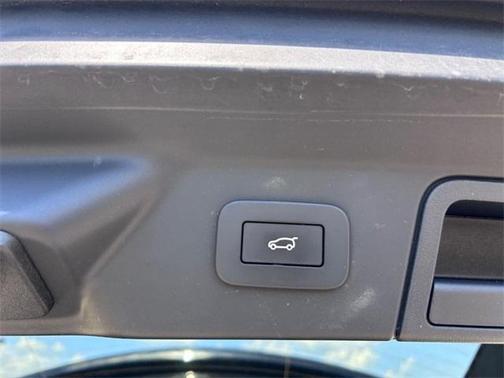 2025 Land Rover Range Rover Velar P250 SE R-Dynamic