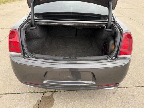 Granite Crystal Metallic Clearcoat 2016 Chrysler 300 S