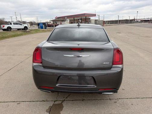Granite Crystal Metallic Clearcoat 2016 Chrysler 300 S