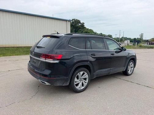Deep Black 2021 Volkswagen Atlas 3.6L SE w/Technology