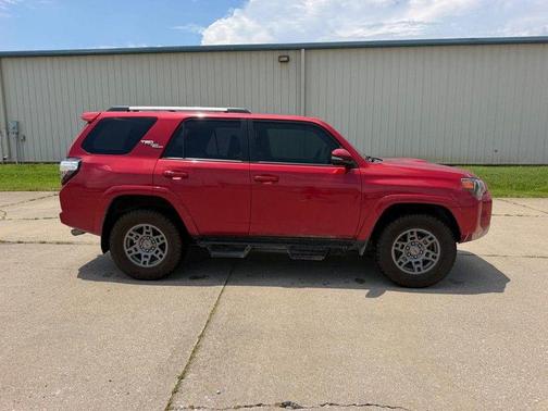 Barcelona Red Metallic 2018 Toyota 4Runner TRD Off Road Premium