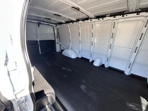 2025 GMC Savana 2500 Work Van