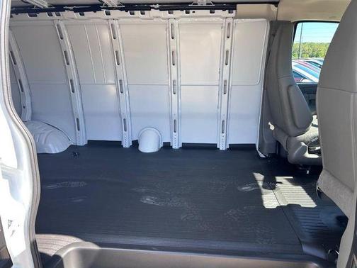 2025 GMC Savana 2500 Work Van