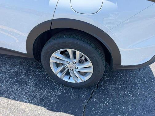 White Frost Tricoat 2026 Buick Envista Avenir FWD