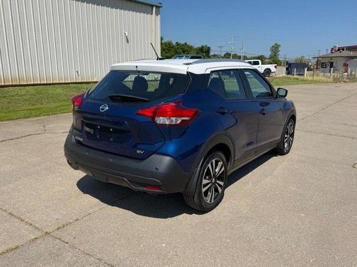 Deep Blue Pearl/Fresh Powder 2020 Nissan Kicks SV