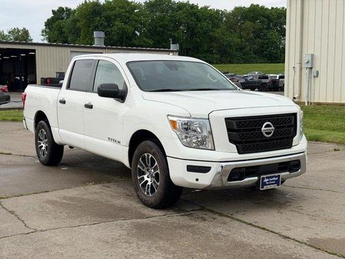 Glacier White 2023 Nissan Titan SV