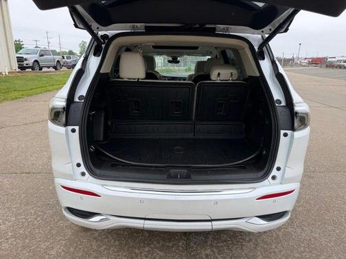 White Frost Tricoat 2022 Buick Enclave AWD Avenir