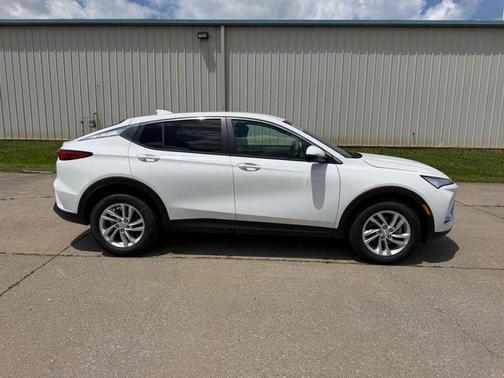 Summit White 2026 Buick Envista Preferred FWD