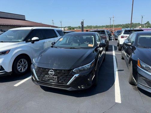 Super Black 2025 Nissan Sentra SV