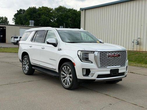 White Frost Tricoat 2021 GMC Yukon Denali