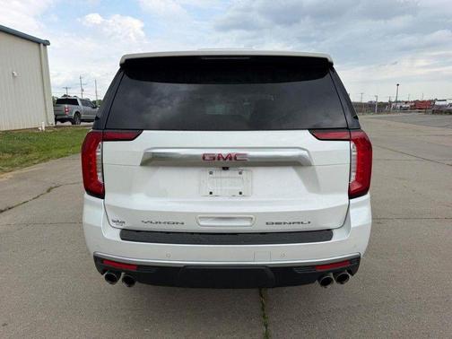 White Frost Tricoat 2021 GMC Yukon Denali