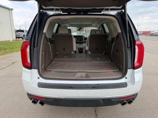White Frost Tricoat 2021 GMC Yukon Denali