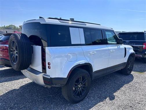 2025 Land Rover Defender 110 P300
