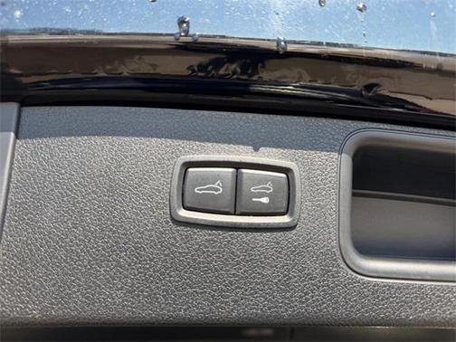 2022 Porsche Macan Base