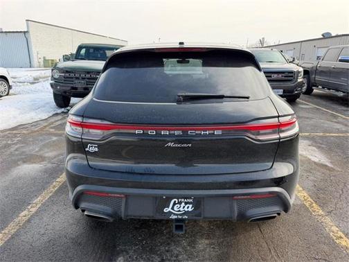 2022 Porsche Macan Base