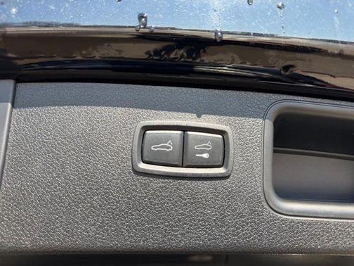 2022 Porsche Macan Base