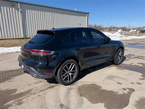 2022 Porsche Macan Base