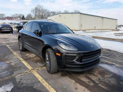 2022 Porsche Macan Base