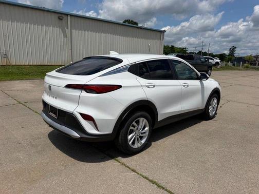 Summit White 2026 Buick Envista Preferred FWD