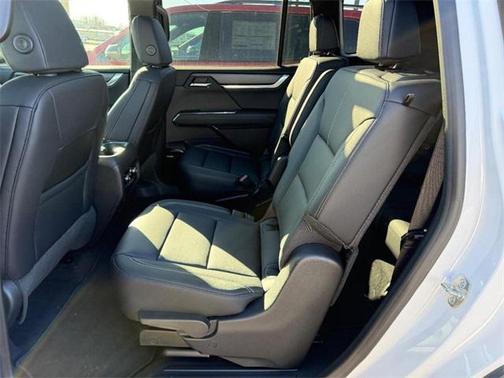 2026 GMC Acadia Elevation FWD