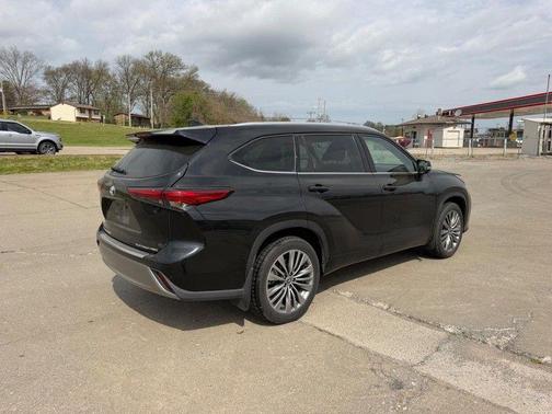 2021 Toyota Highlander Platinum