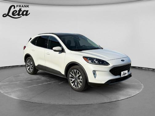 Star White Metallic Tri-Coat 2020 Ford Escape Titanium