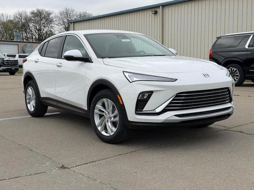 Summit White 2026 Buick Envista Preferred FWD