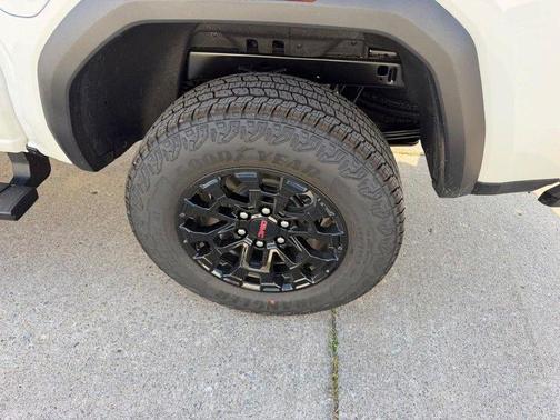 Summit White 2026 GMC Canyon Elevation